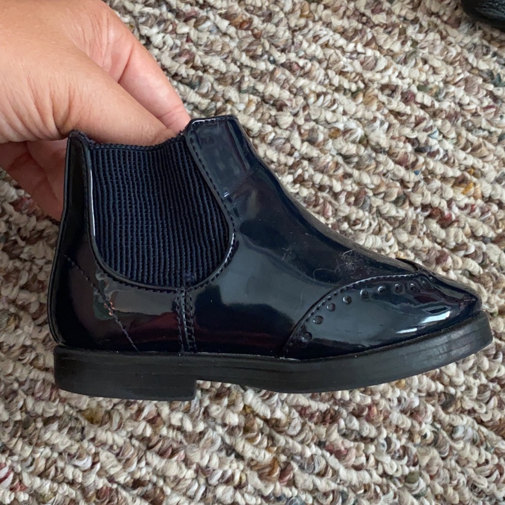 Zara kids size 20 navy patent boots